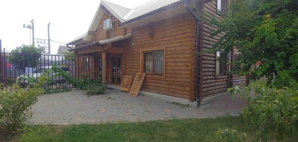 Подобова оренда будинку з басейнами на Кароліно Бугазі