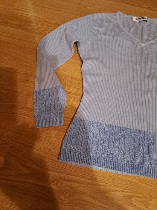 Sweter damski niebieski