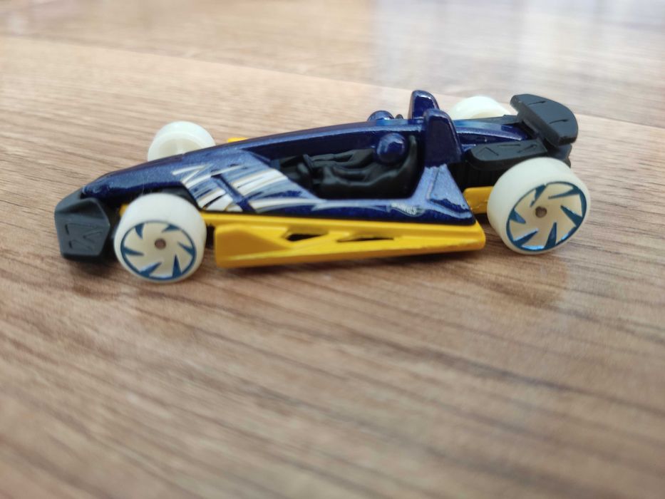 Hot Wheels DTX06 Trach Hammer autko auto resorak dla dzieci metal