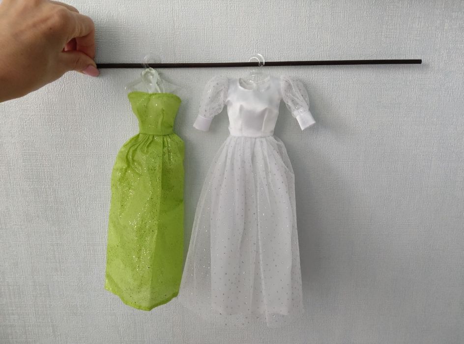 Сукні для ляльок