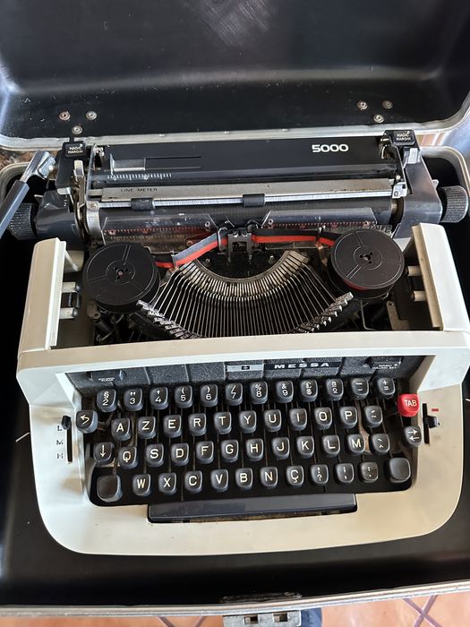 Maquina de Escrever MESSA 5000 (vintage)