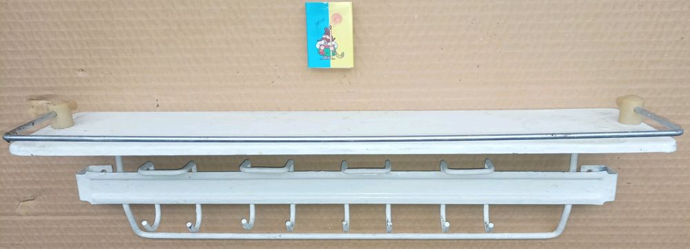 Вешалка полочка.