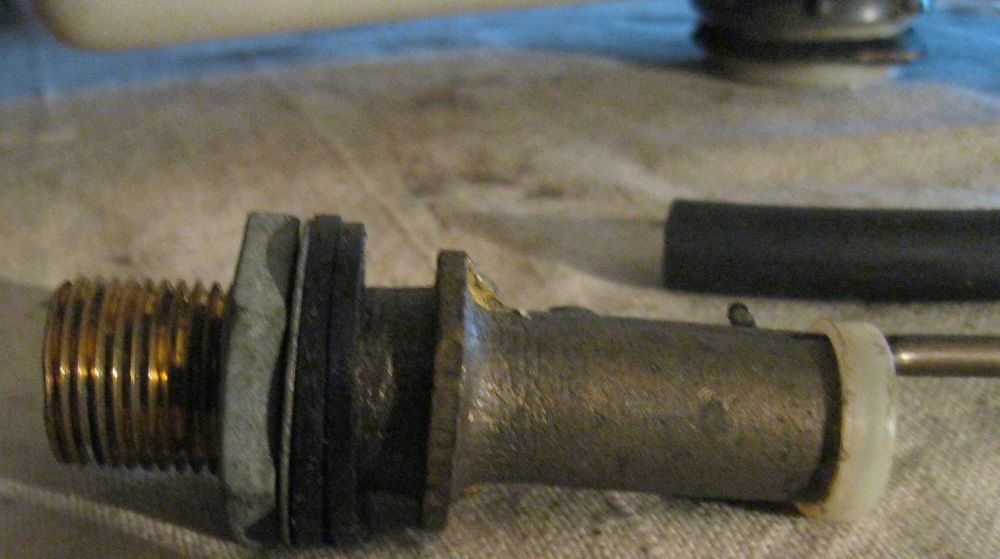 Бачок под унитаз СССР с двумя запасными поплавками