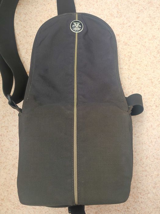Crumpler Pretty Boy 2500 M — стильна фотосумка