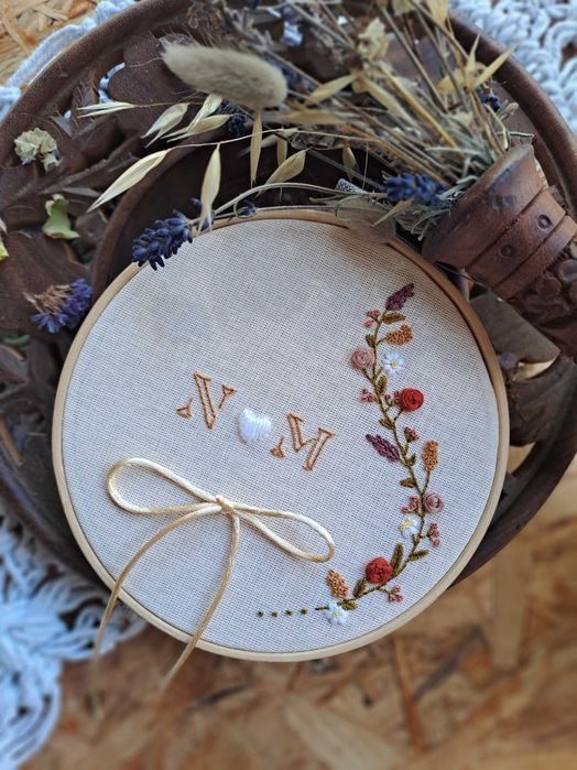 Porta-alianças bordado