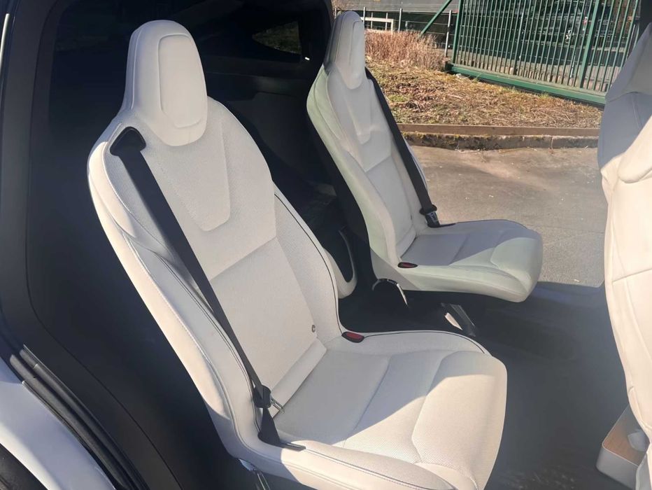 Tesla Model X Plaid 2022