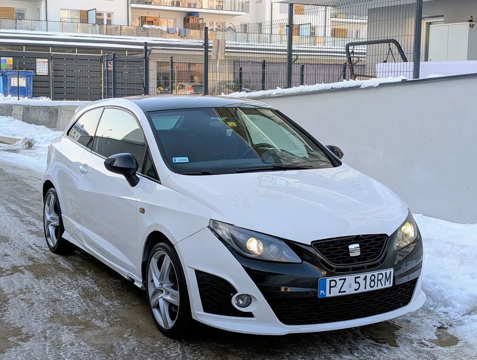 Seat Ibiza IV Cupra Bocanegra 1.4 TSI 180KM Automat DSG Kubełki