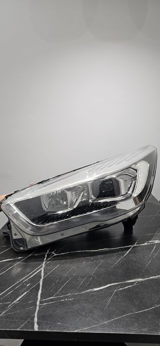 Sprzedam  reflektor lewy kuga