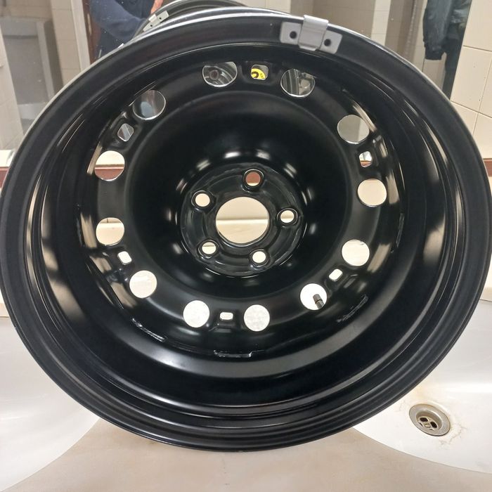 Vendo jante 185/60 R15 suplente VW 5 furos polo