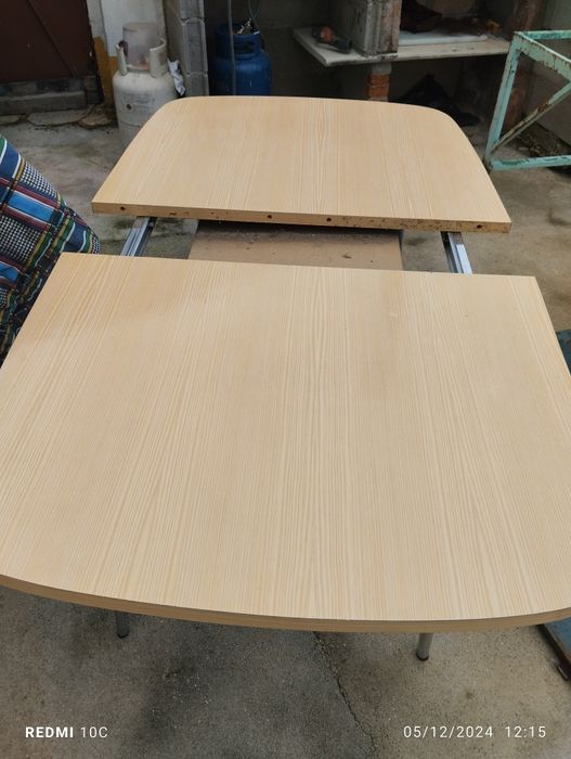 Mesa de cozinha em fórmica