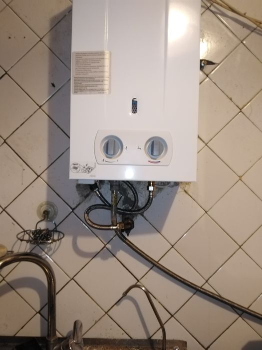 Газ. колонка Bosch W 10kb электроподжиг на батарейках