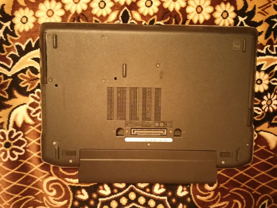 Терміново продаю Ноутбук Dell Latitude. В хорошому стані