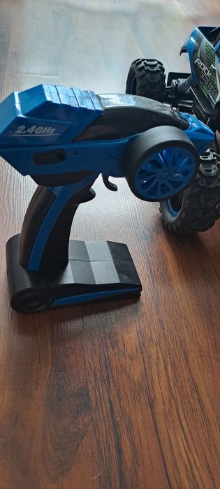 Auto RC Monster truck.