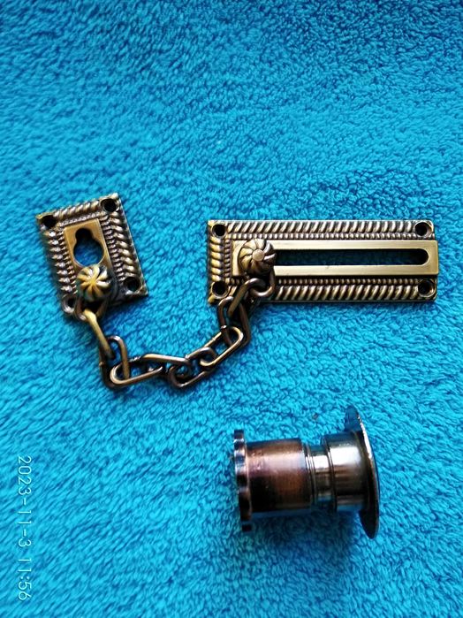 Дверной глазок с большим обзором и цепочка в комплекте