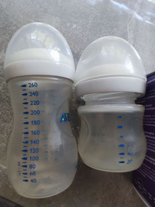 Продам пляшечки для годування Avent