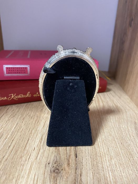 Маленька металева рамка для фото. Вінтаж