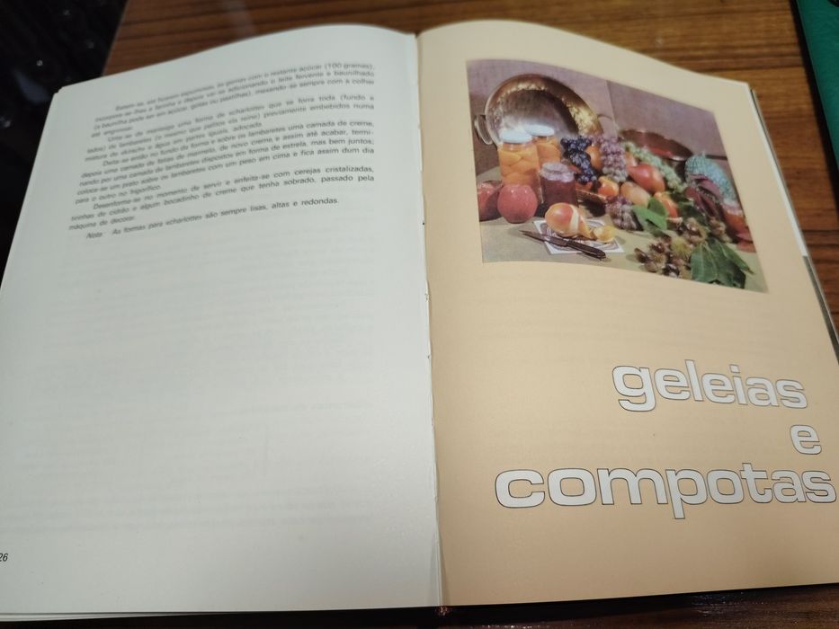 Livro de Culinária Tesouros das Cozinheiras