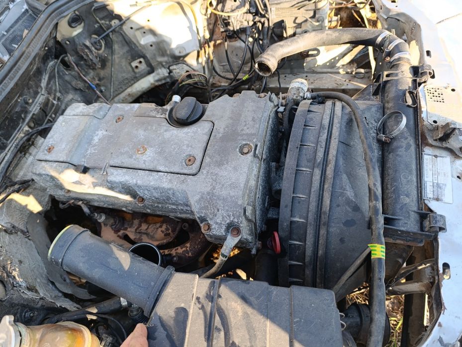 Двигун 2.0 ,на 124