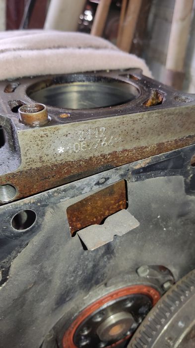 Продам двигатель без ГБЦ в рабочем и отличном состоянии 
От ВАЗ 2112