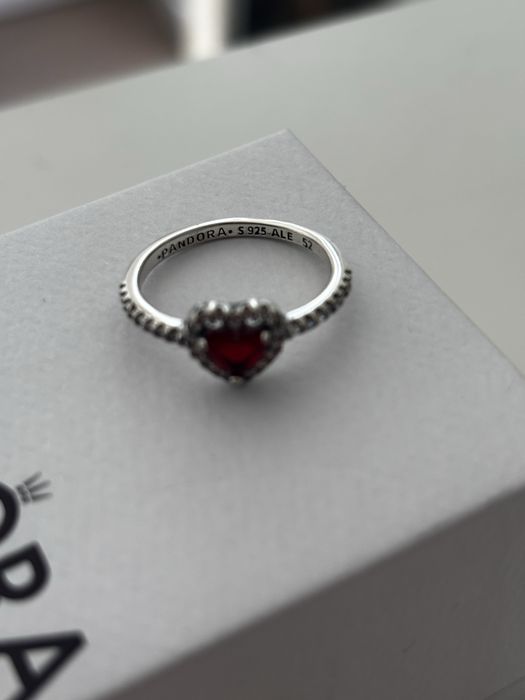 Pierscionek pandora 52