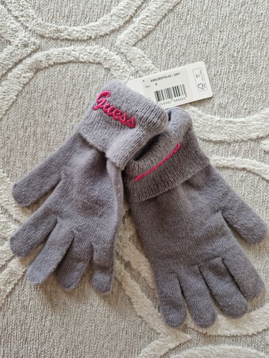 Luvas Guess novas