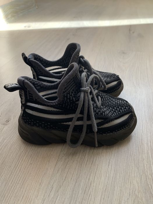 Кросівки 23 розмір