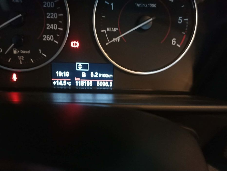 Carro BMW 114 excelente