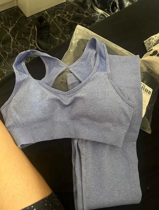 Безшовний спортивний костюм