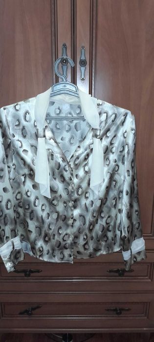 Блуза жіноча атласна