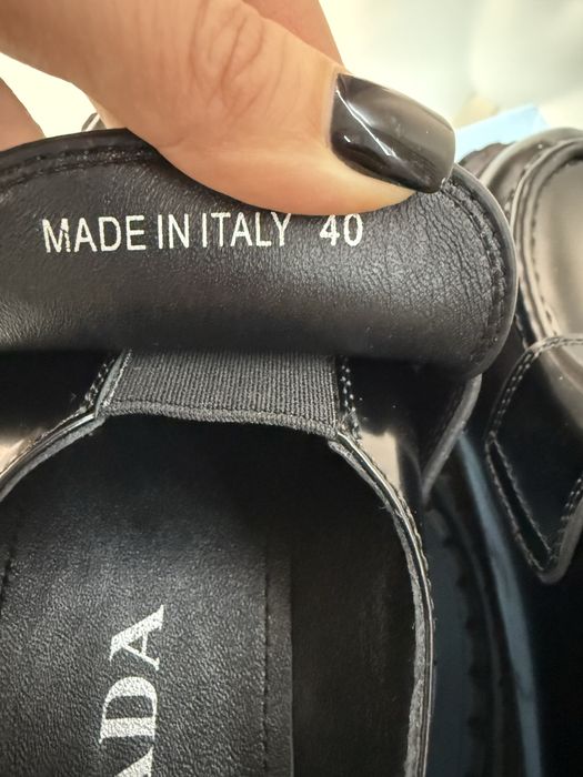 Шкіряні лофери Prada 40р