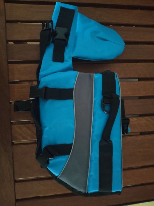 Colete flutuante para cão