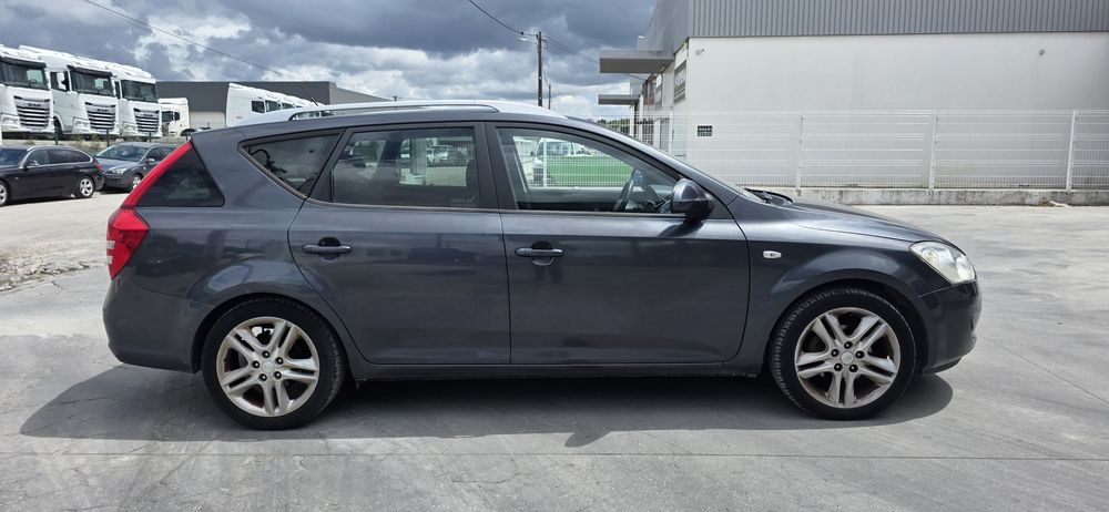 Kia ceed 1.6 gasóleo-Leia a descrição