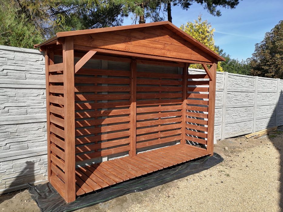 Drewutnia poszerzana 3,14 x 0,8m z dachem prostym dwuspadowym na boki