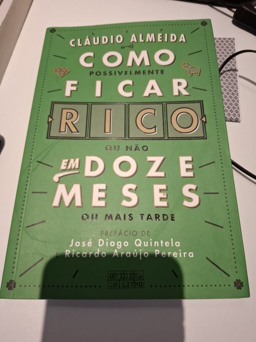 Livro Como ficar RICO ou não em doze meses