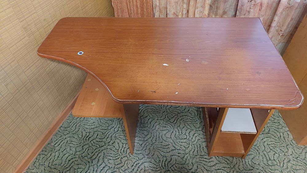 Пральна машина Самсунг б/у робоча,  стіл письмовий б/у