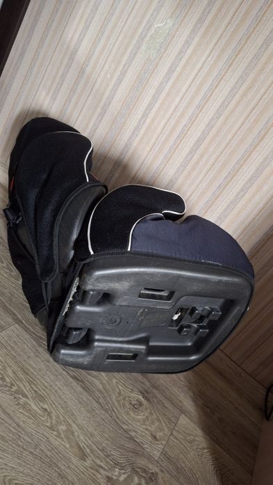 Автокрісло Coneco