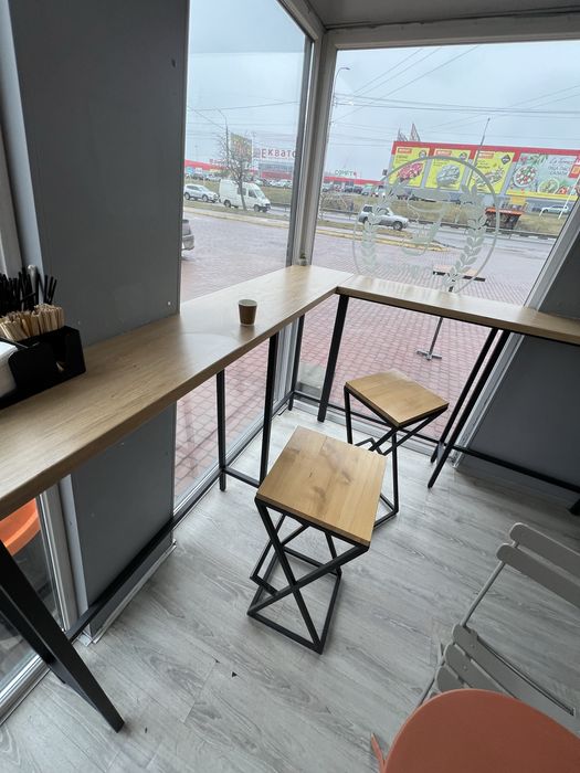 Стілець барний.