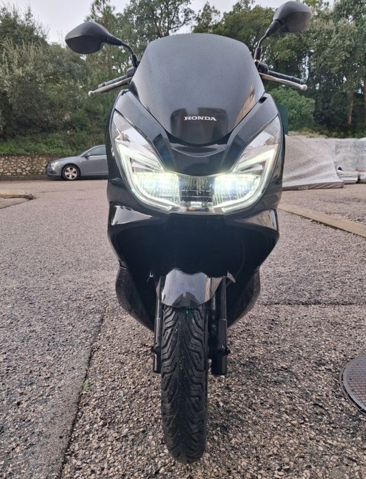 Honda PCX  de garagem