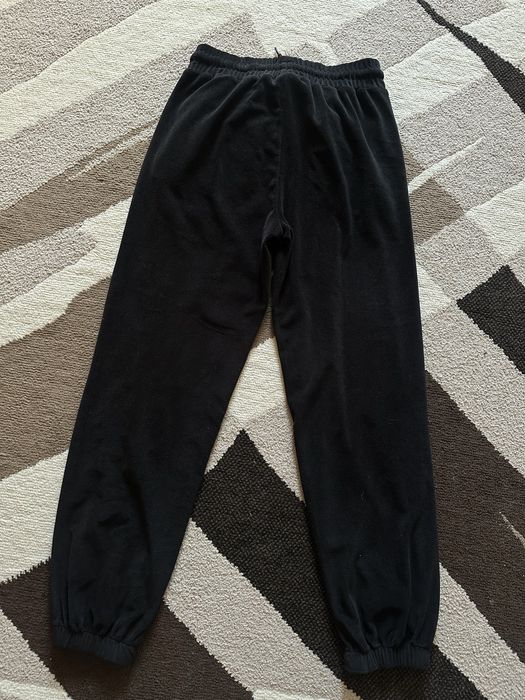 Костюм велюровий чорного кольору,розміру S,за усіма замірами у лс