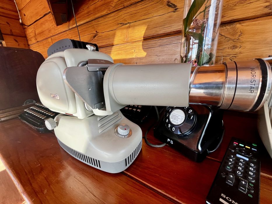 Projetor de diapositivos Noris