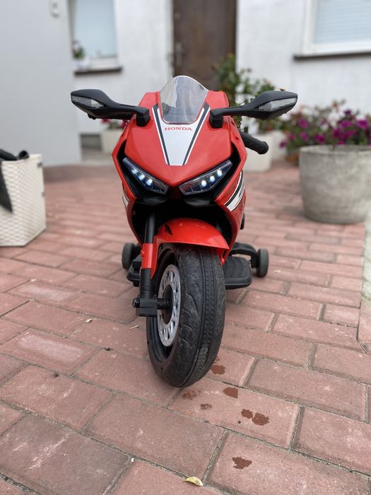 Motor na akumulator Honda CBR 1000RR – sprawny, LED, ładowarka