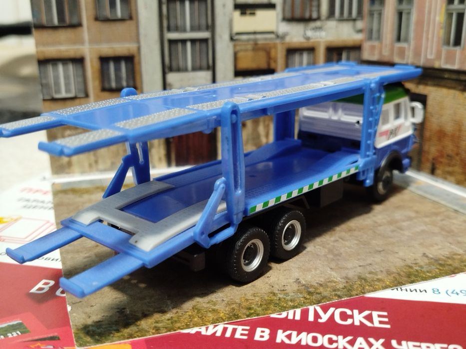 Мерседес автовоз Карарама з власної колекції