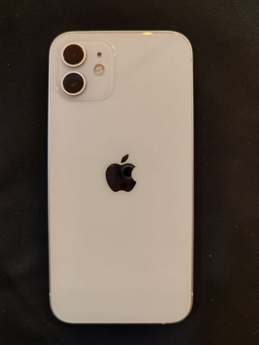 Продам Iphone 12