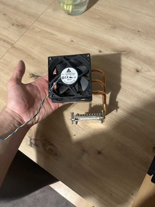 Komputer Thinkstation T360 bez procesora ram i karty graficznej