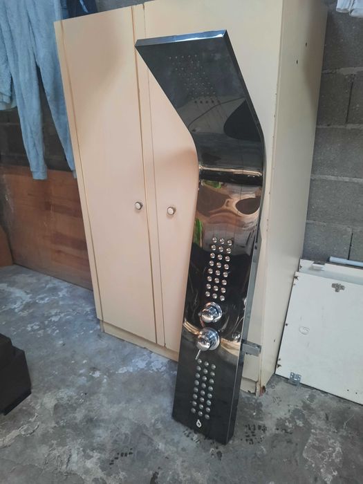 Sofá tipo couro - oferta chuveiro