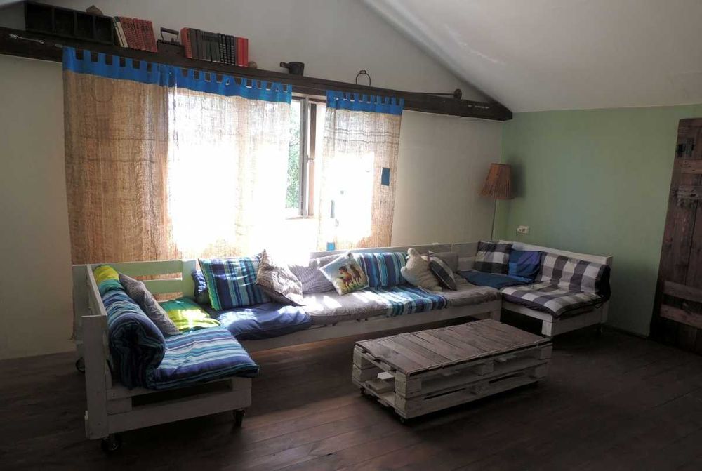 Оренда стайні на 12 денників.