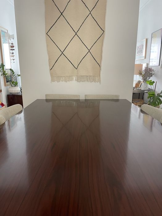 Mesa de Jantar + 8 cadeiras + 1 aparador + 1 móvel TV