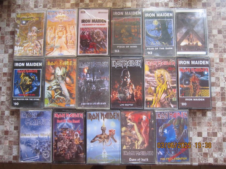 аудіокасети с записом гуртів Iron Maiden,Judas Priest