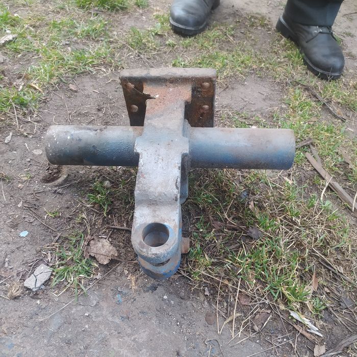 Продам кронштейн.