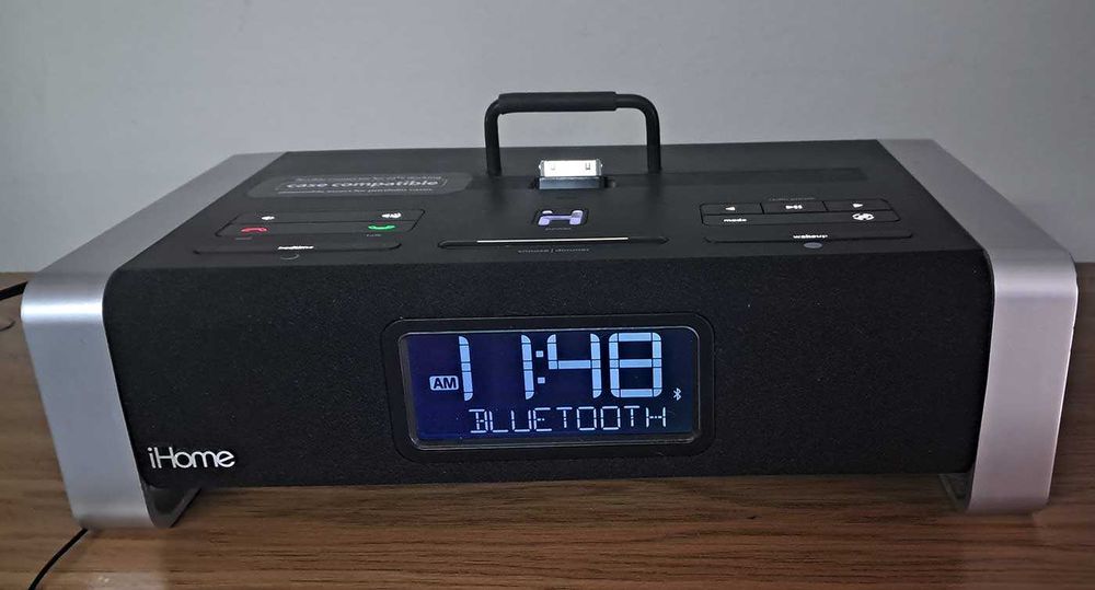 Radio, Bluetooth, zegar, Aux, stacja dokująca iPhone iHome iA100